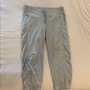 Athleta La Viva Crop Pant